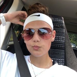 Meet your Posher, Alicia